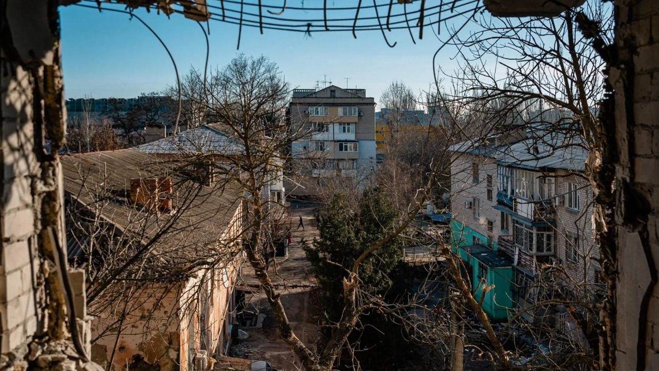 Destroyed wall of an apartment building in Kherson, December 2022.