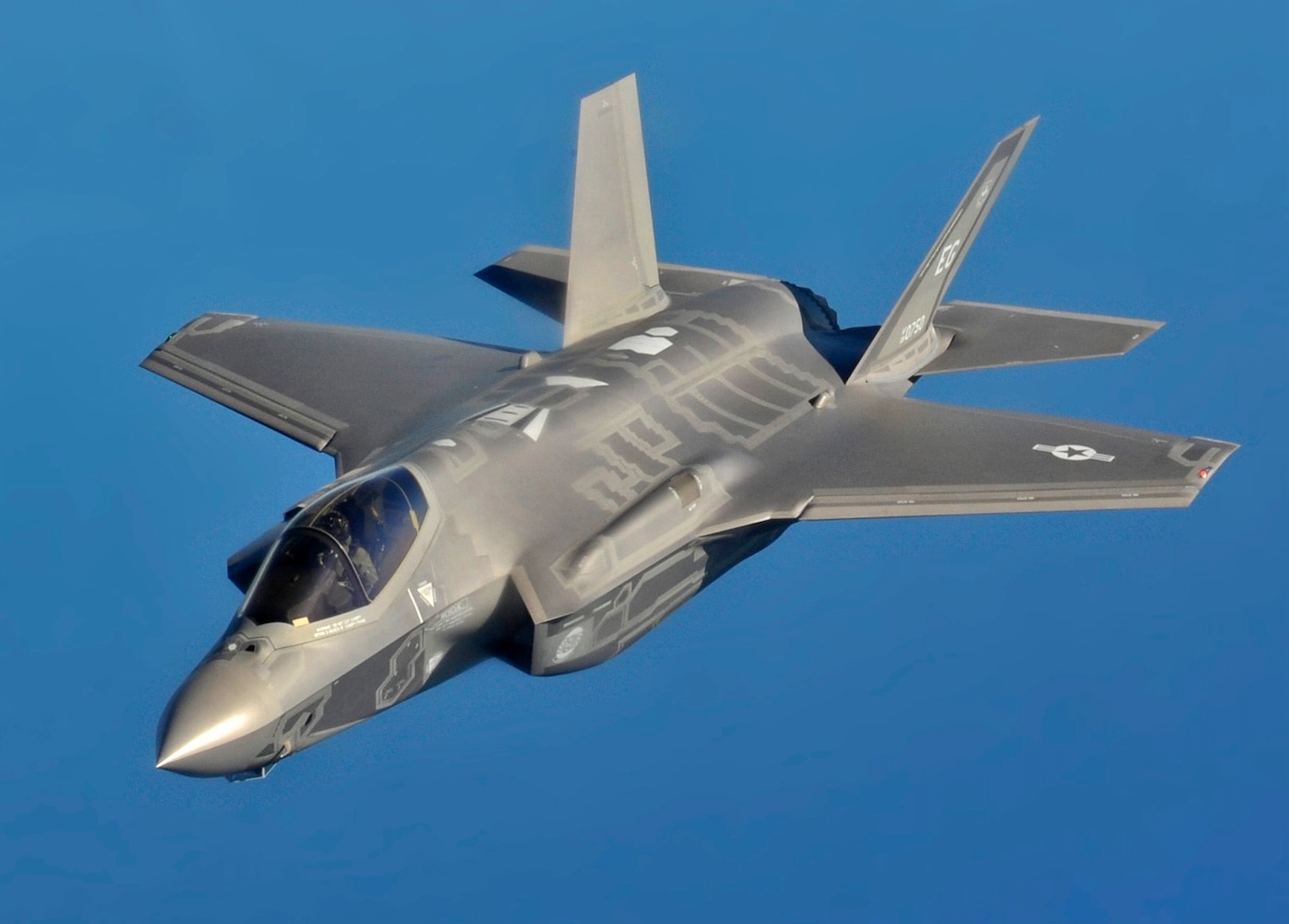 Самолет Lockheed Martin F-35A, способный нести ядерные заряды