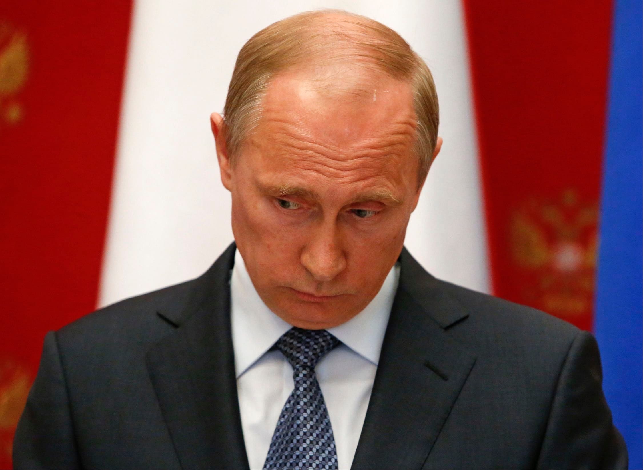 Одобряй, но не доверяй. Почему во время пандемии рейтинг Путина стал рекордно низким