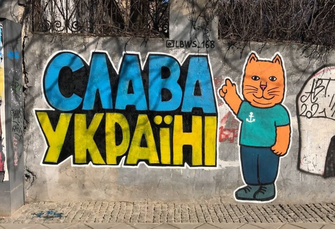 Graffiti in Odesa reading “Slava Ukraini” (“Glory to Ukraine”).