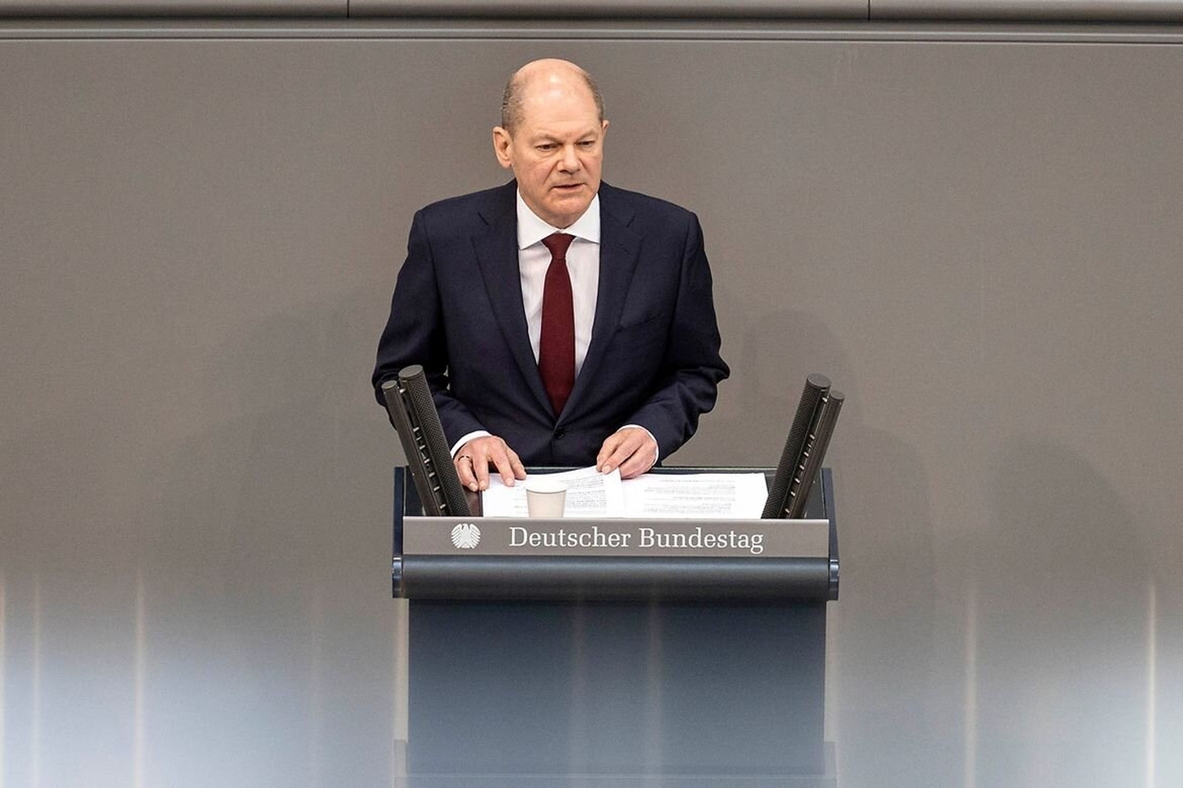 Olaf Scholz delivering his Zeitenwende (“watershed era”) address