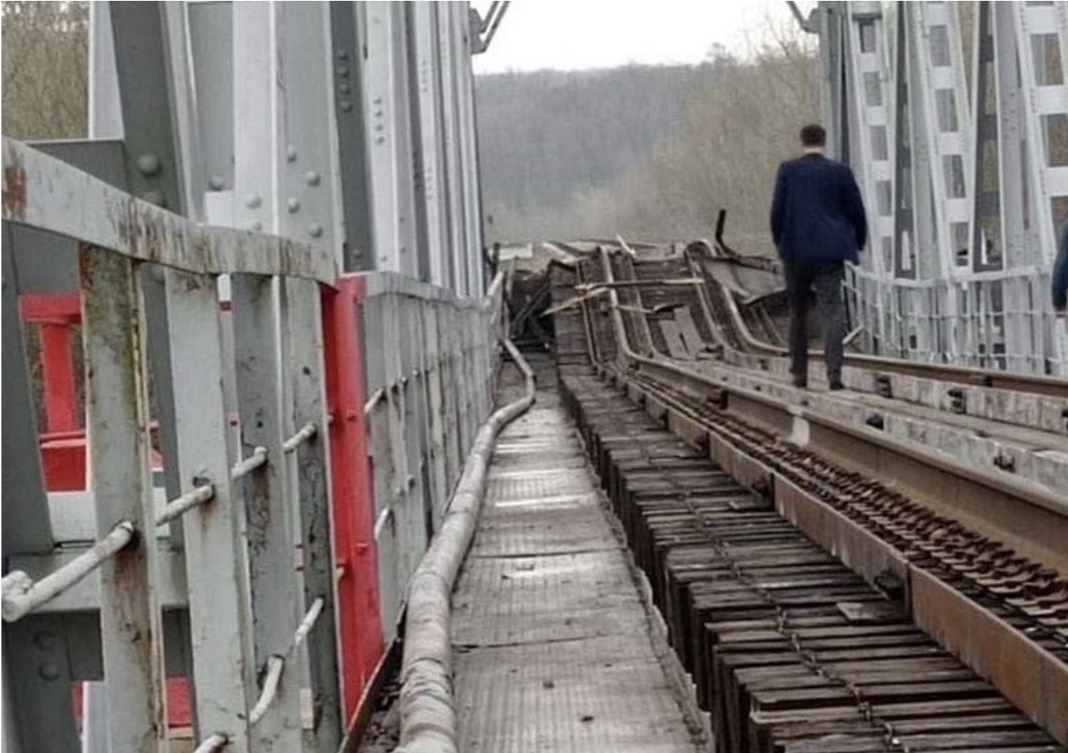 Разрушение железной дороги в Титовке (Белгородская область)