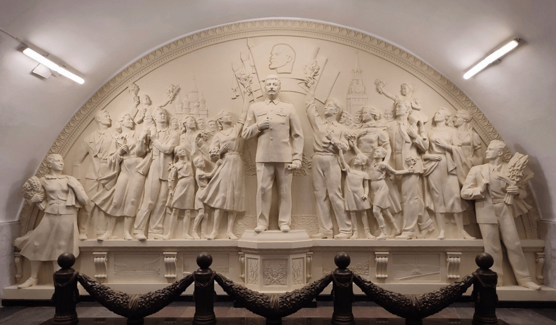 The recently unveiled “restoration” of a sculptural relief depicting Joseph Stalin at Moscow’s Taganskaya metro station. Photo: SOTAvision