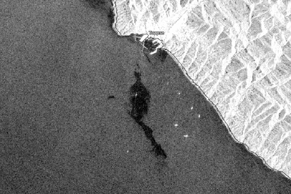 A Sentinel-1A satellite image of the new oil spill in the Black Sea off the coast of Tuapse detected on April 19. Source: Risksat
