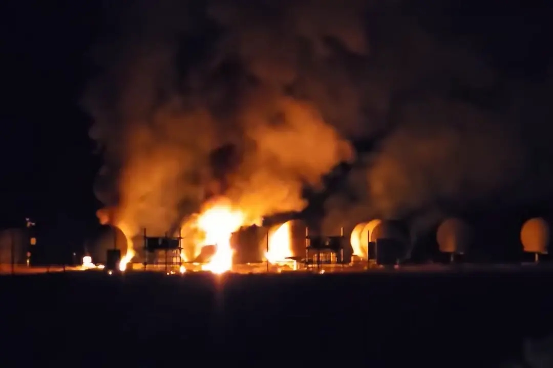 Mirchev published a video of the fire at the Starlink ground station outside Sofia on his Facebook page on Oct. 12. Photo: Ivaylo Mirchev / Facebook